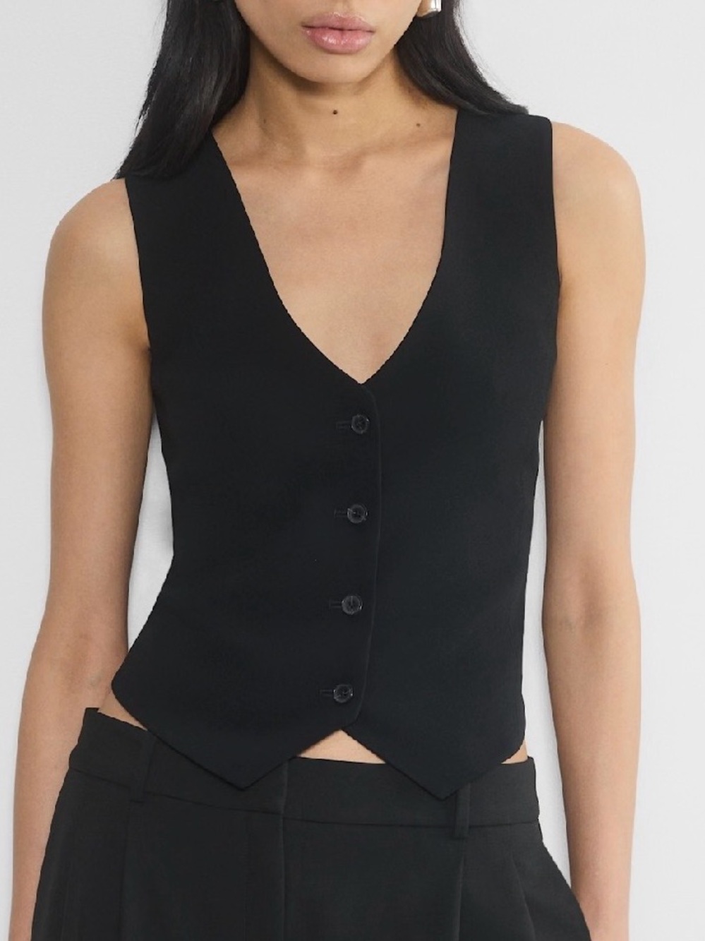 Aritzia Babaton Deniro Vest - Mirror Crepe Black Size 4